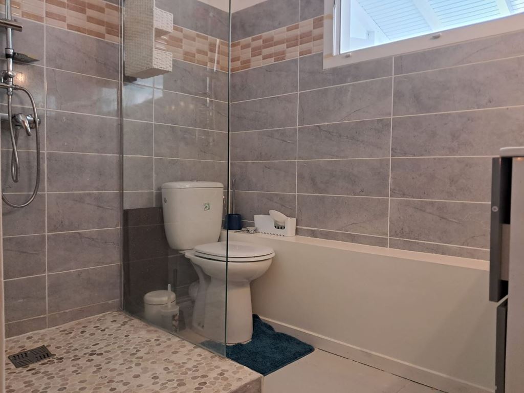 Maison jumelée BAIE MAHAULT (97122) KAZIMMO
